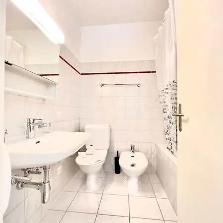 Апартаменти Imbarcadero - Happy