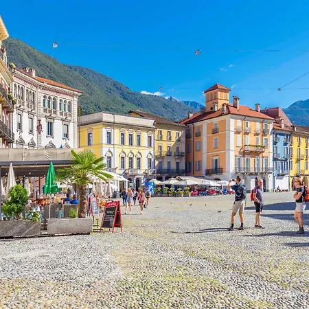 Imbarcadero - Happy Локарно