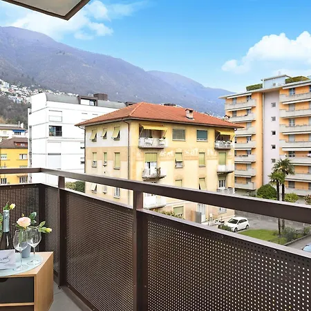 Апартаменти Imbarcadero - Happy