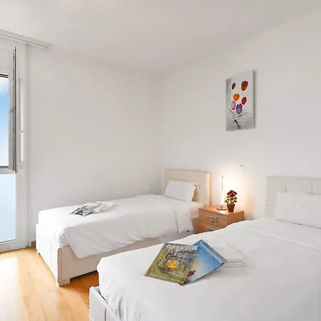 Locarno Place Apartment