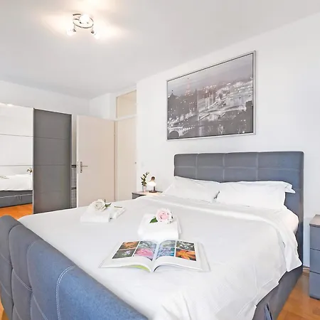 Locarno Place *